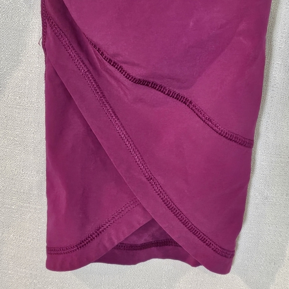 Lululemon Athletica Tranquil Crop 'Regal Plum' Sz 6 #W6HBES - Picture 8 of 10